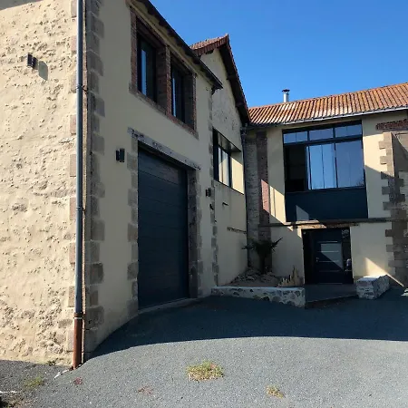 לינה וארוחת בוקר Le Bord De Sevre 3*