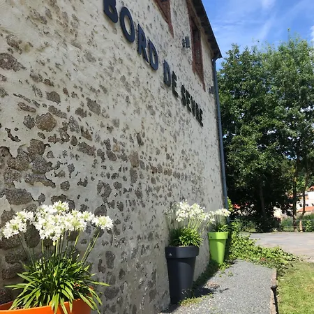 לינה וארוחת בוקר Le Bord De Sevre