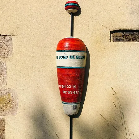 לינה וארוחת בוקר Le Bord De Sevre סן-לורן-סור-סבר