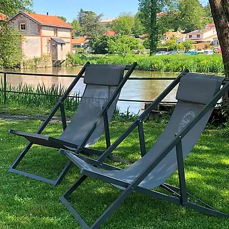 Le Bord De Sevre Bed & Breakfast